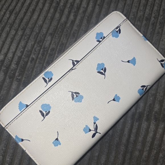 Euc Kate Spade Zip Wallet Blue Floral - Picture 2 of 4